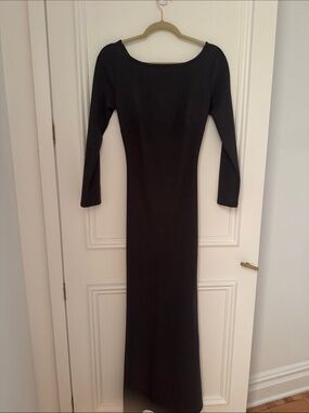 Elegant Black Long-Sleeve Maxi Dress